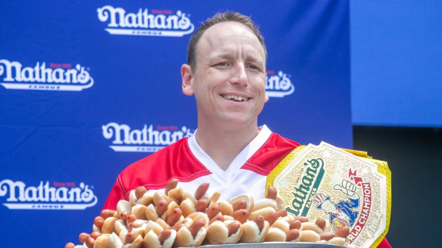 Chestnut returning to Nathan's hot dog contest