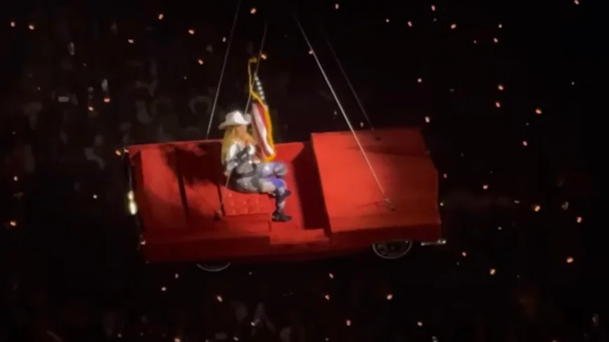 Beyoncé’s Flying Car Malfunctions During Houston Concert