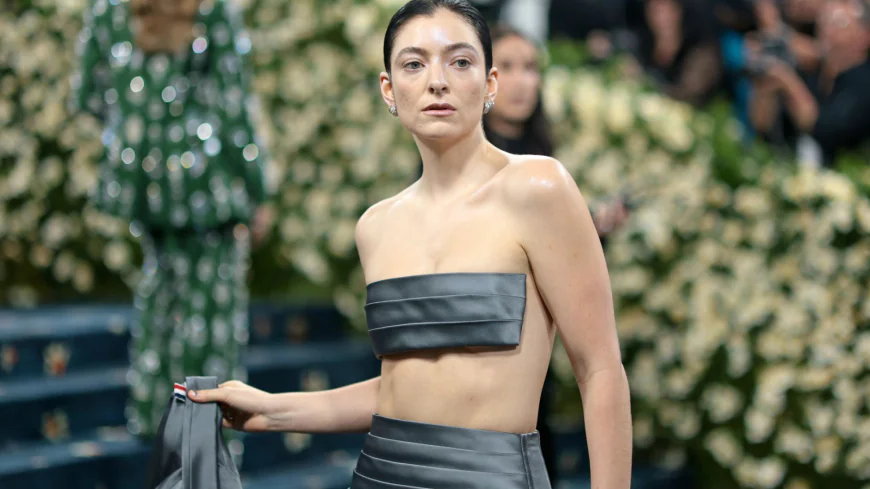 Lorde Teases ‘Virgin’ B-Sides, Says One of Her Favorite Songs Was Cut at the ‘Last Minute’