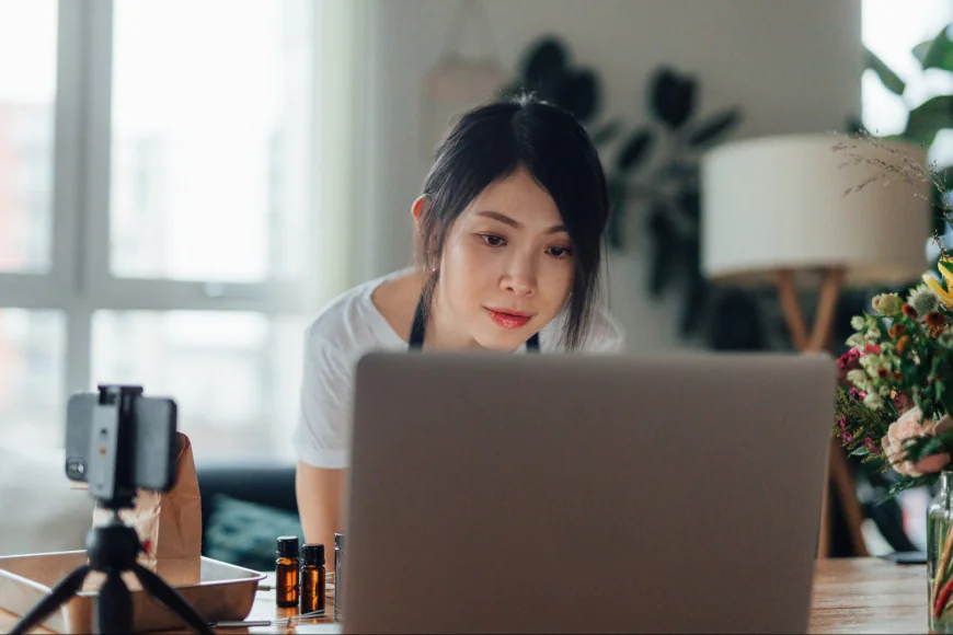How to Build a Side Hustle That Stands on Its Own — Without Burning Out
