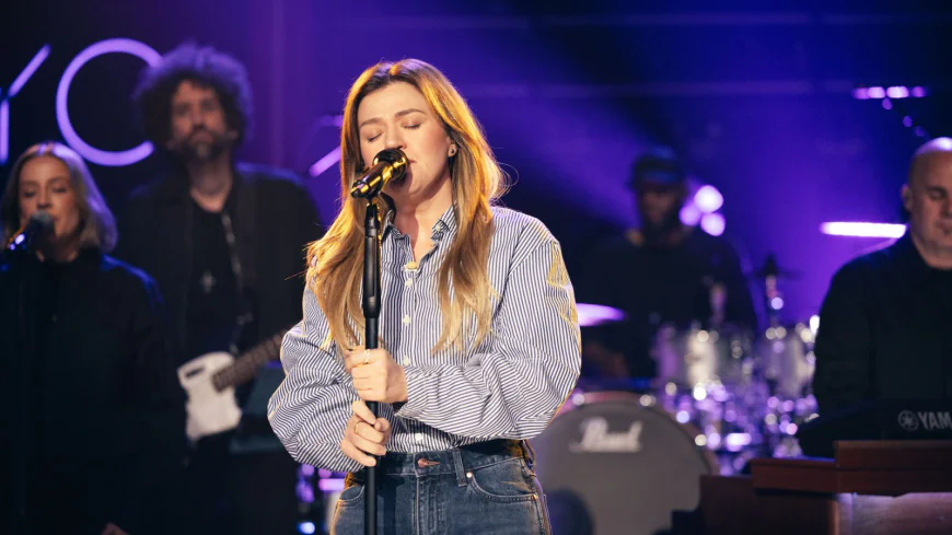 Kelly Clarkson Postpones Las Vegas Residency Hours Before Opening Night