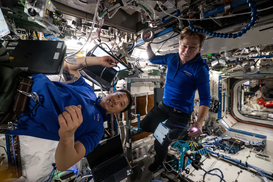 NASA Tests Mixed Reality Pilot Simulation in Vertical Motion Simulator