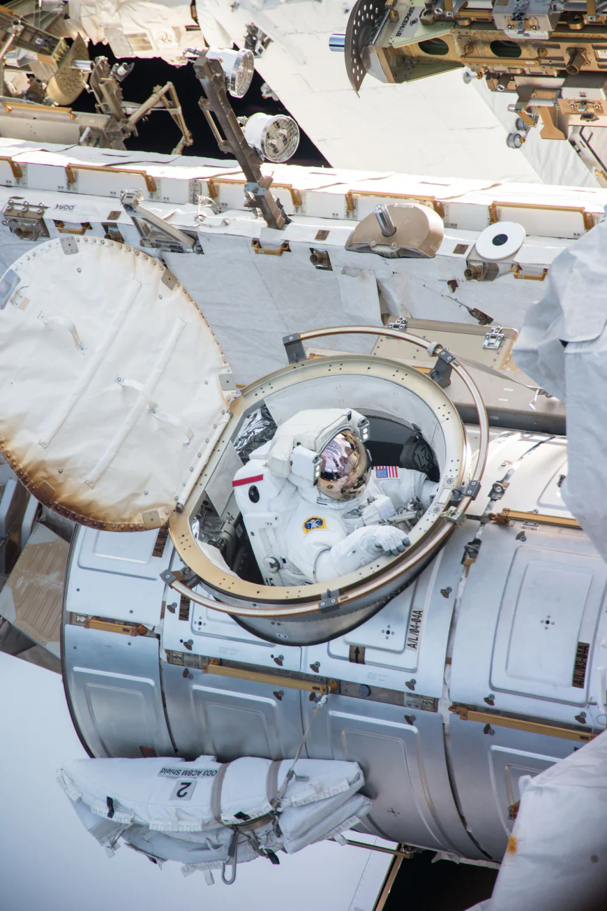 Spacewalk Pop-Up