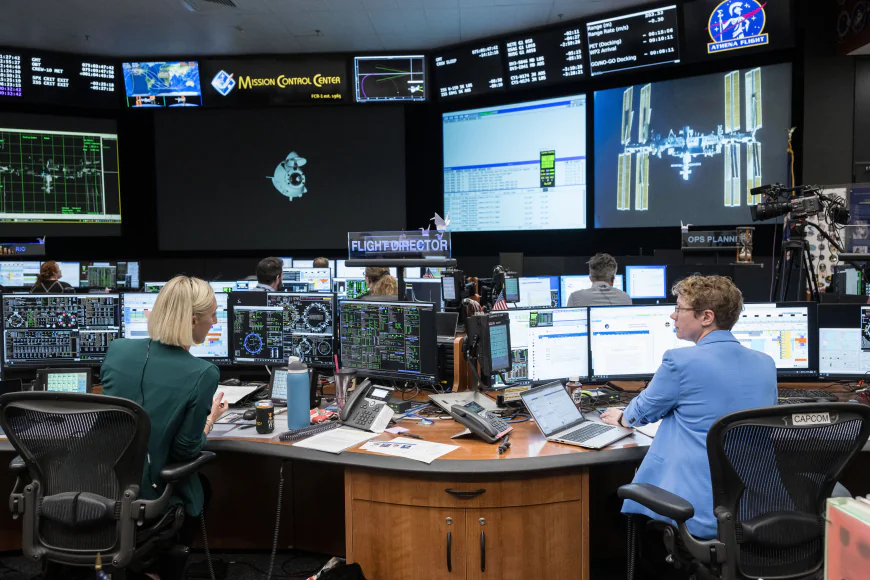 Station Nation: Meet Tess Caswell, Extravehicular Activity Flight Controller and Lead Capsule Communicator