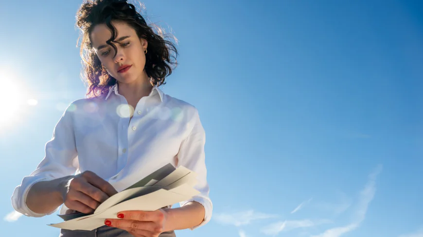 ‘Honey Don’t!’: Margaret Qualley Enters the Movie Detective Canon