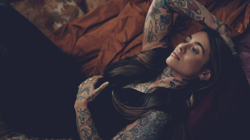 Morgan Wade Highlights Fertility Struggles in Emotional ‘Hardwood Floor’ Video