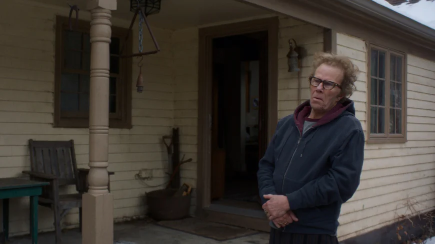 Tom Waits Plays a Weird Reclusive Dad in Teaser for Jim Jarmusch’s ‘Father Mother Sister Brother’