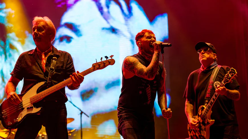 Sex Pistols With Frank Carter Postpone North American Tour After Steve Jones Breaks Wrist